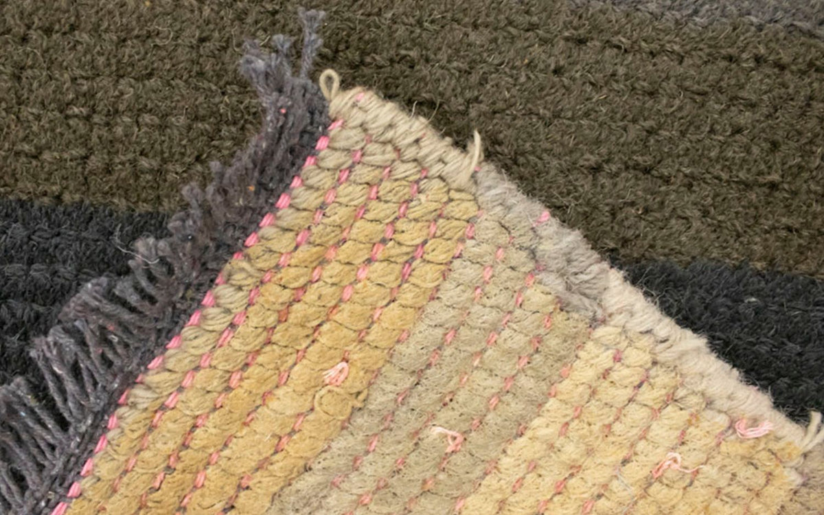 Nepal Teppich 140 x 70 cm - mehrfarbig