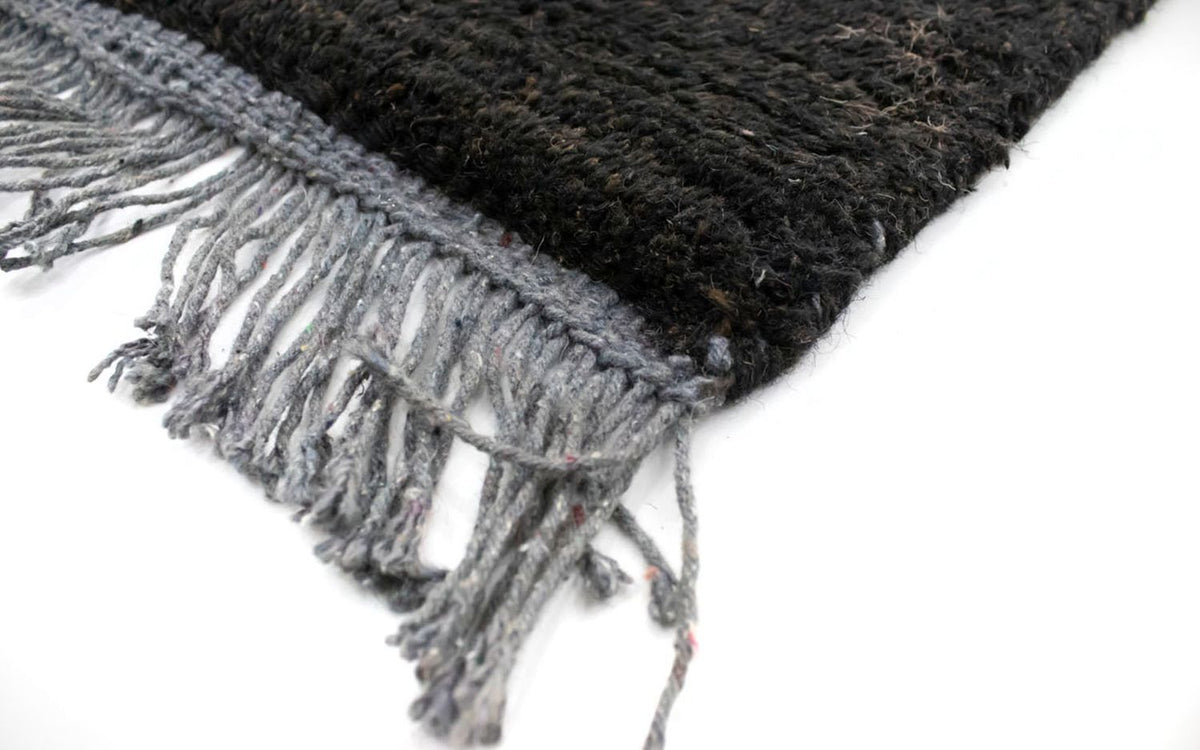 Nepal Teppich 140 x 70 cm - mehrfarbig