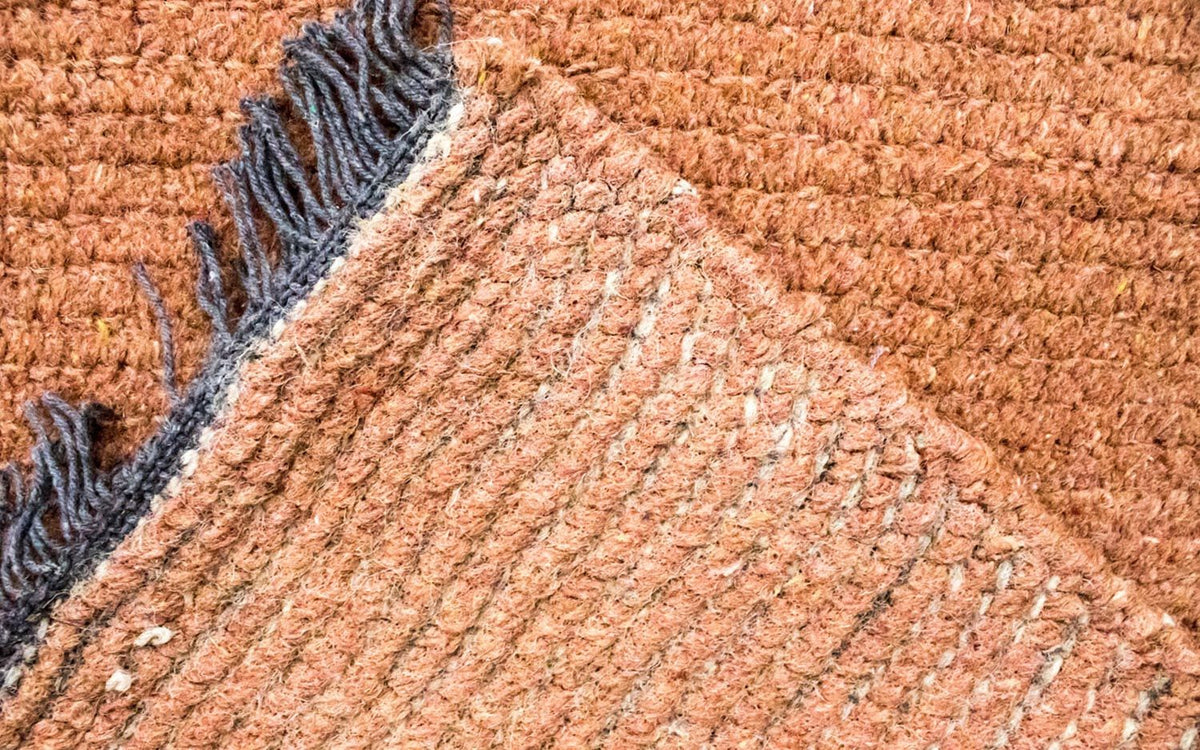 Nepal Teppich 140 x 70 cm - braun