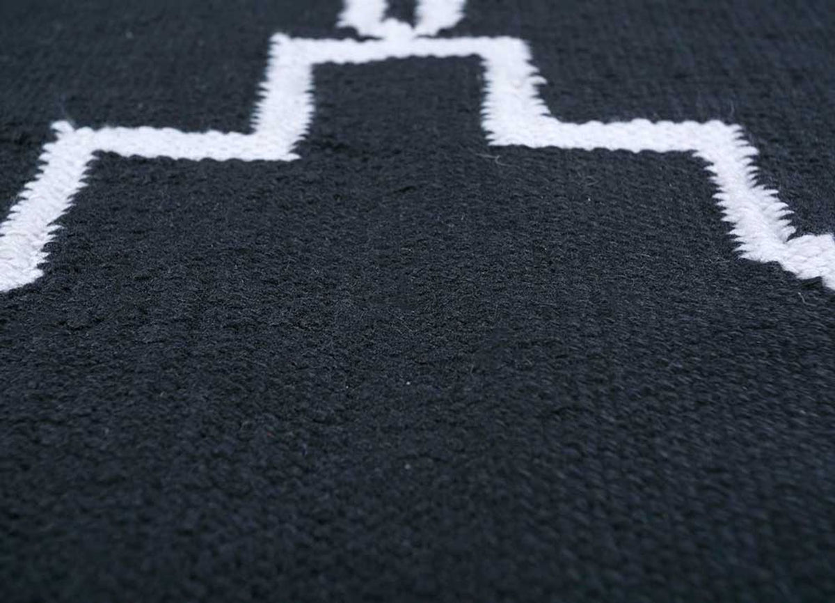 Wollteppich - 375 x 270 cm - schwarz-weiß
