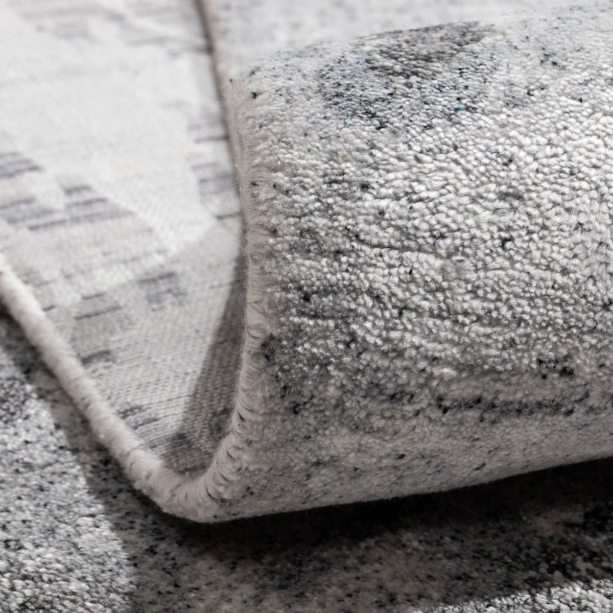 Designer Teppich 300 x 200 cm - silber