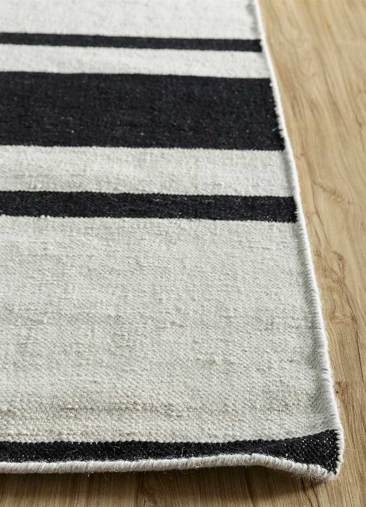 Wollteppich - 240 x 150 cm - schwarz-weiß