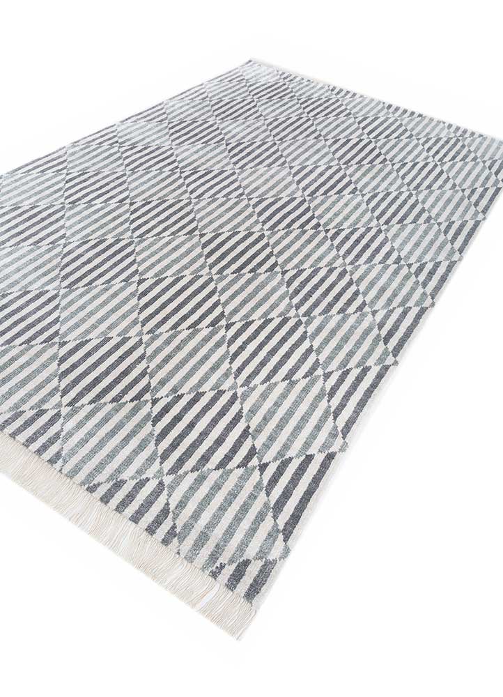 Moderner Teppich - 270 x 180 cm - creme