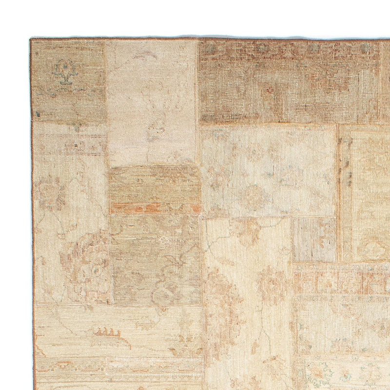 Patchwork Teppich 299 x 236 cm
